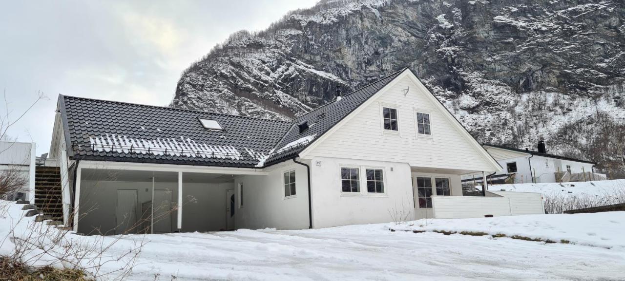 Cheerful 4-Bedroom Home With Fireplace, 1,5Km From Flam Center Эурланн Экстерьер фото